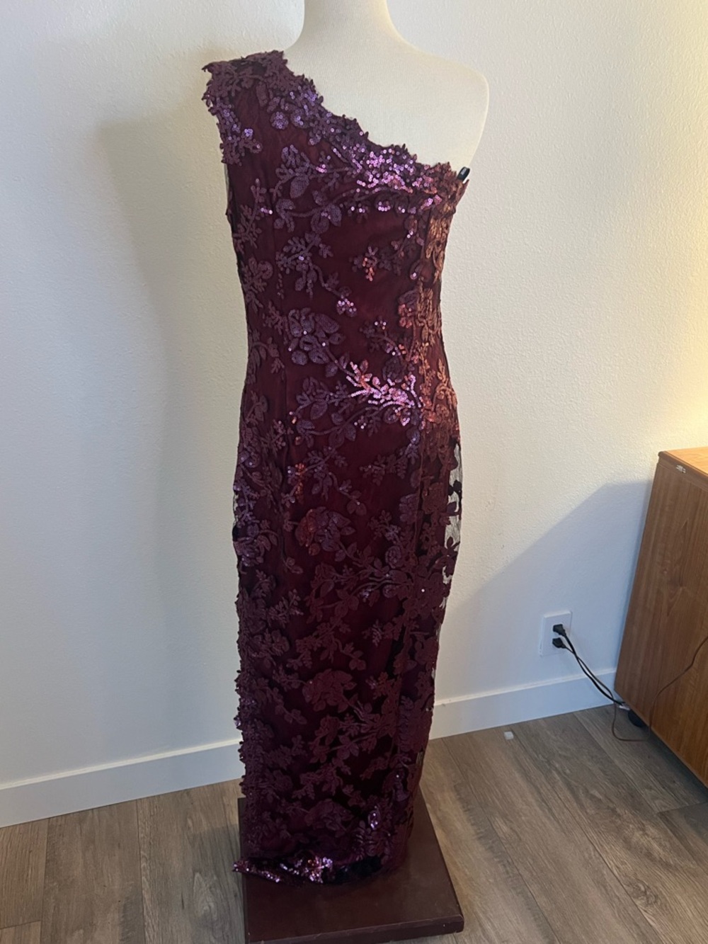 Tadashi Shoji Deep Red Evening Dress - Picture 4 of 6